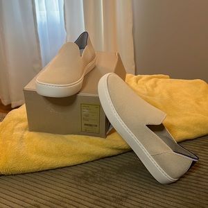 6.5 Rothy’s Sand The Original Slip On Sneaker Loafer box included